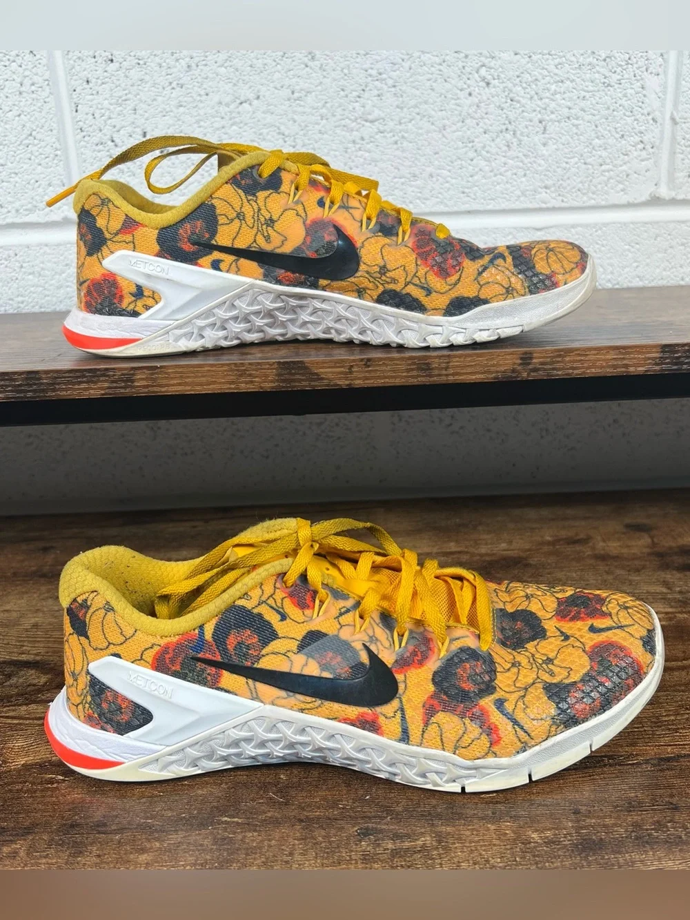 Nike Sneakers Metcon 4 XD Premium Floral Print Gold CD3473-700 Women's 9